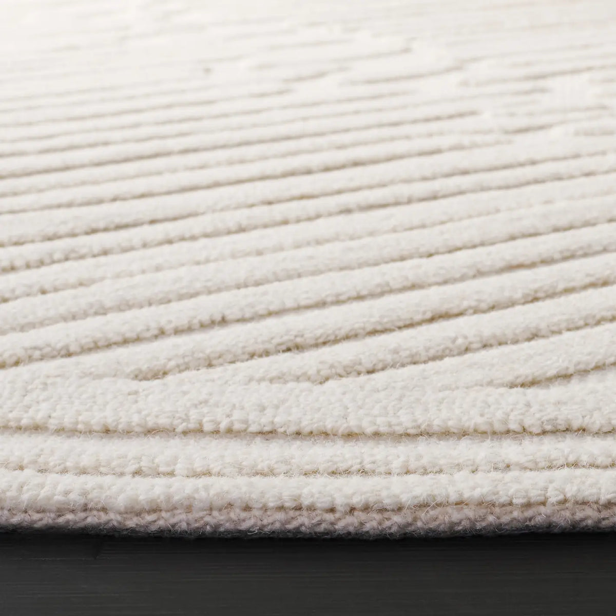 Safavieh Chatham 6'-0" x 6'-0" Rug in Ivory