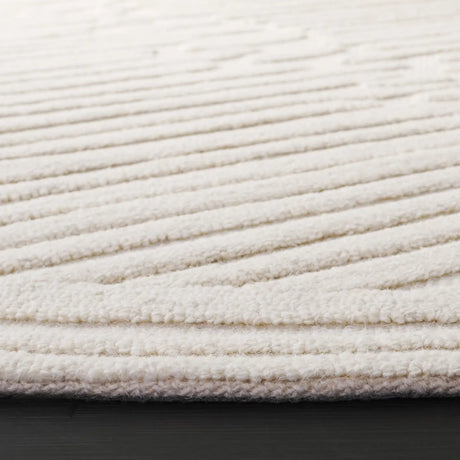 Safavieh Chatham 6'-0" x 6'-0" Rug in Ivory