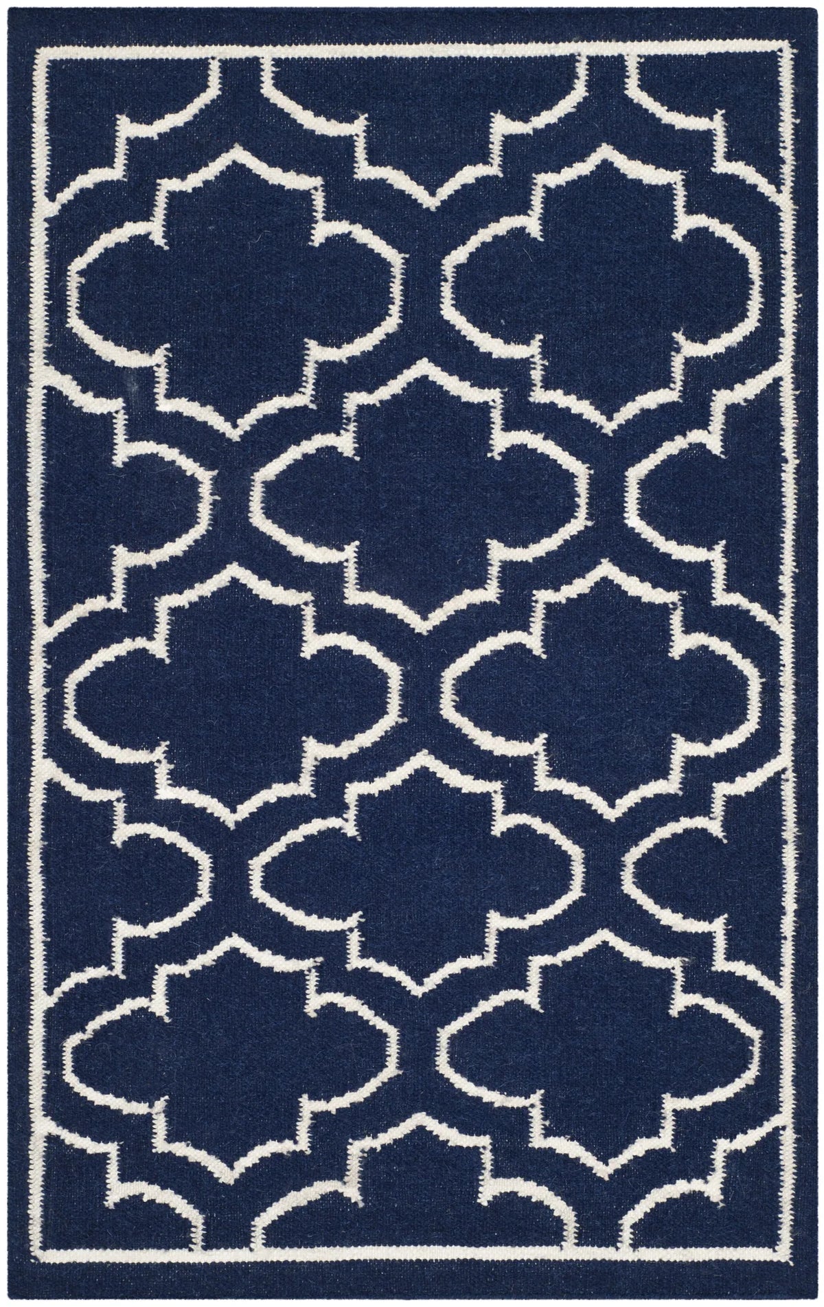 Safavieh Dhurries 2'-6" x 4'-0" Rug in Navy / Ivory