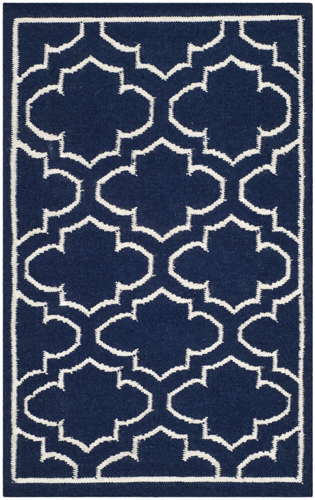 Safavieh Dhurries 2'-6" x 4'-0" Rug in Navy / Ivory