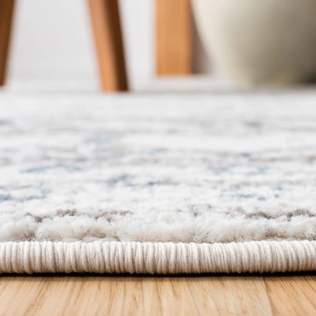Safavieh Amsterdam 4'-0" x 6'-0" Rug in Ivory / Grey