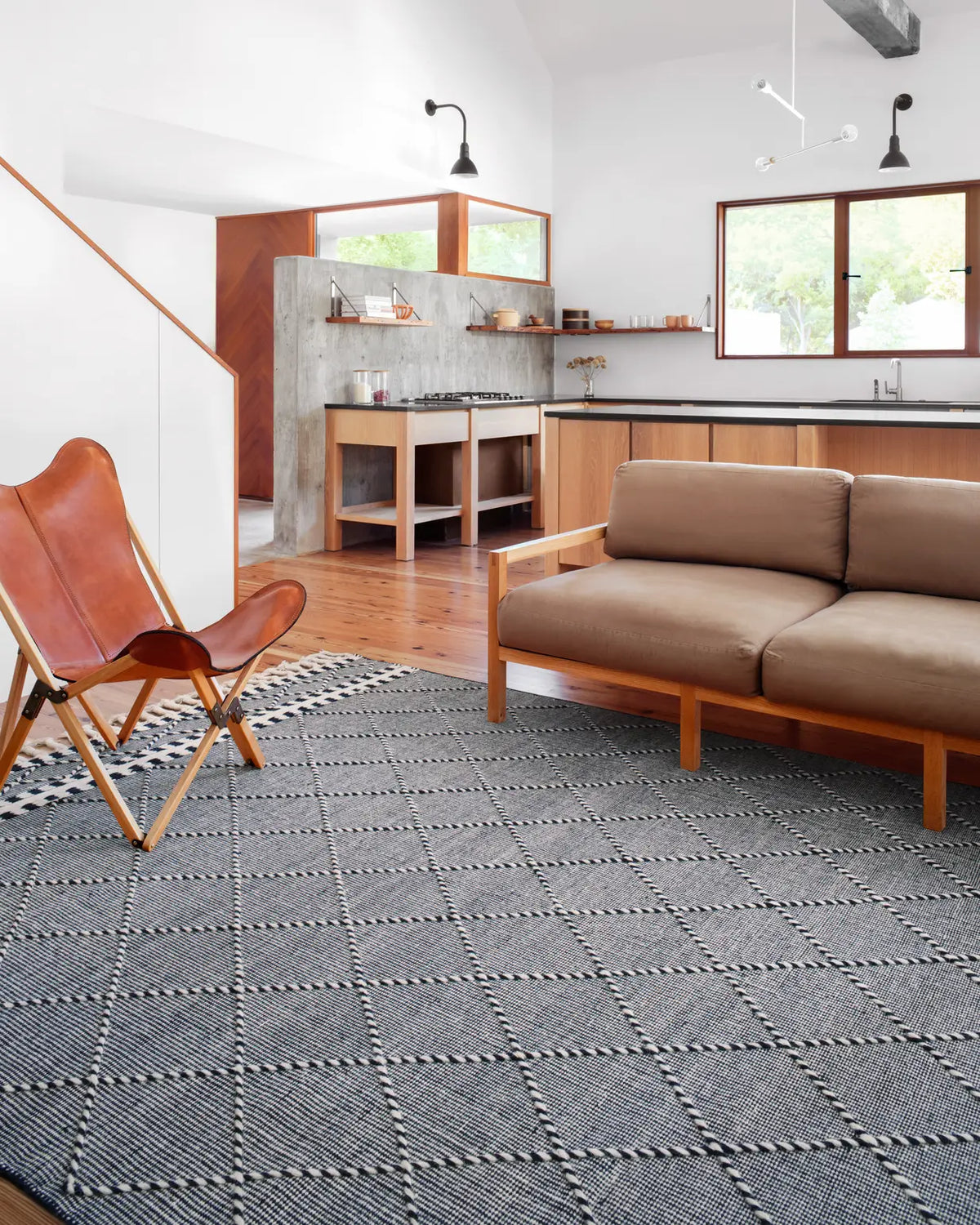 Loloi Sawyer Saw-02 Navy Rugs - room scene 1