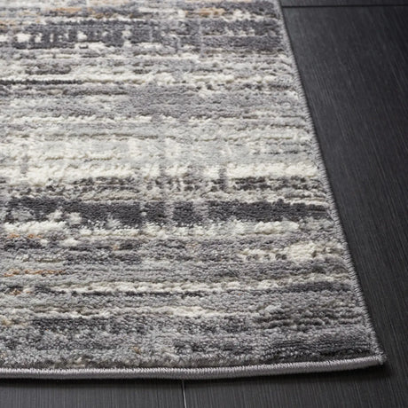 Safavieh Shivan 100 4'-0" x 6'-0" Rug in Light Grey / Dark Grey