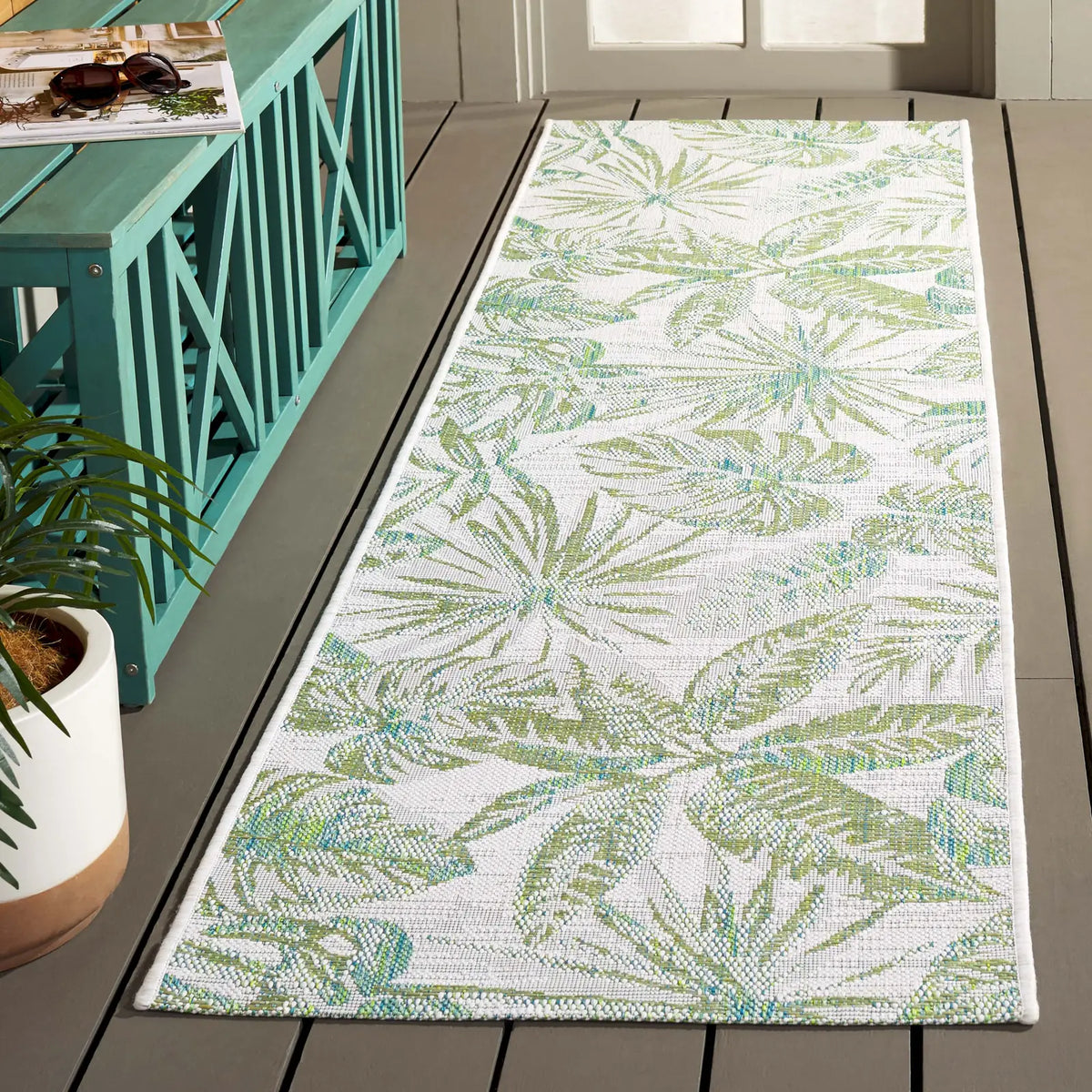 Safavieh Courtyard 2'-3" x 8'-0" Rug in Ivory / Green