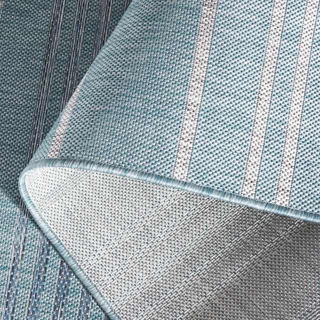 Safavieh Courtyard 5'-3" x 7'-7" Rug in Aqua / Grey