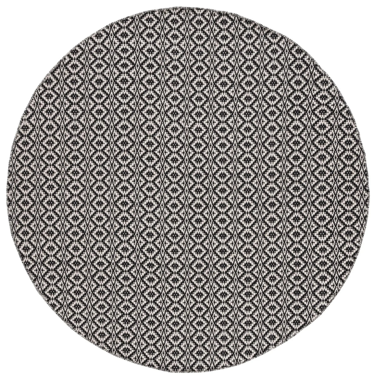 Safavieh Montauk 6'-0" x 6'-0" Rug in Ivory / Black