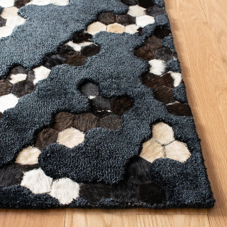 Safavieh Manhattan 5'-0" x 8'-0" Rug in Black