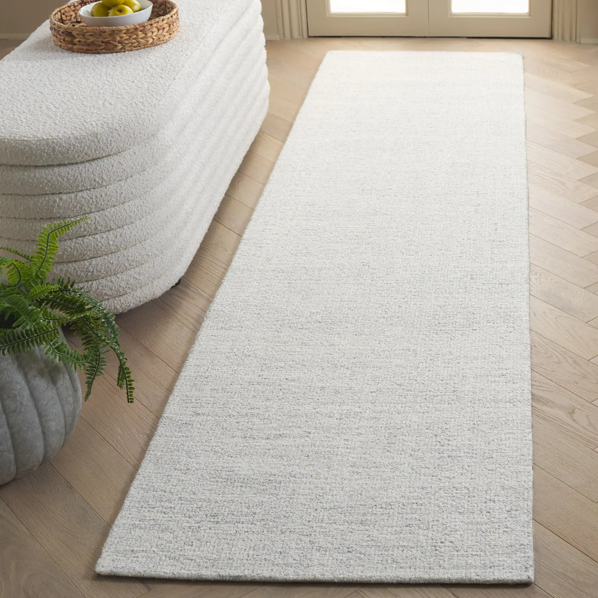 Safavieh Ebony 2'-3" x 9'-0" Rug in Light Grey / Ivory