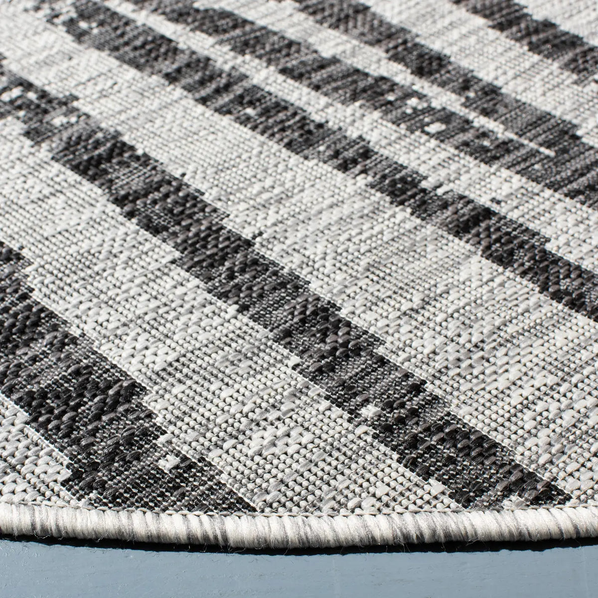 Safavieh Courtyard 6'-7" x 6'-7" Rug in Grey / Black