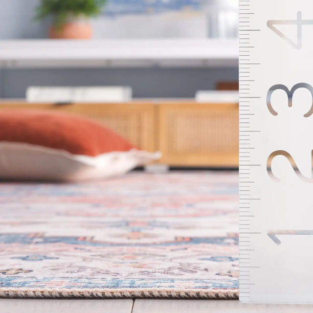 Safavieh Arizona 4'-0" x 6'-0" Rug in Beige / Light Blue