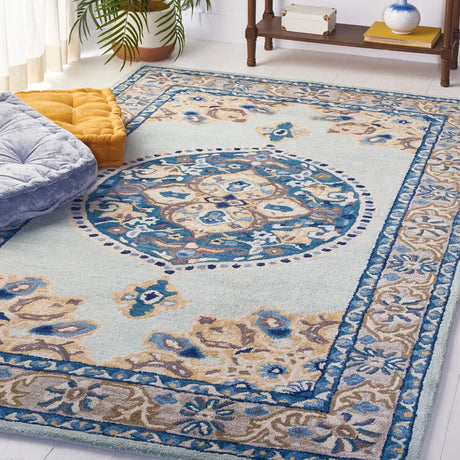 Safavieh Antiquity 4'-0" x 6'-0" Rug in Turquoise / Silver