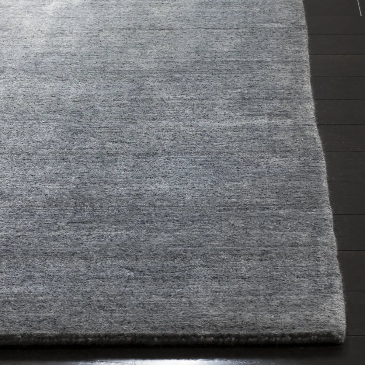 Safavieh Mirage 6'-0" x 9'-0" Rug in Light Grey