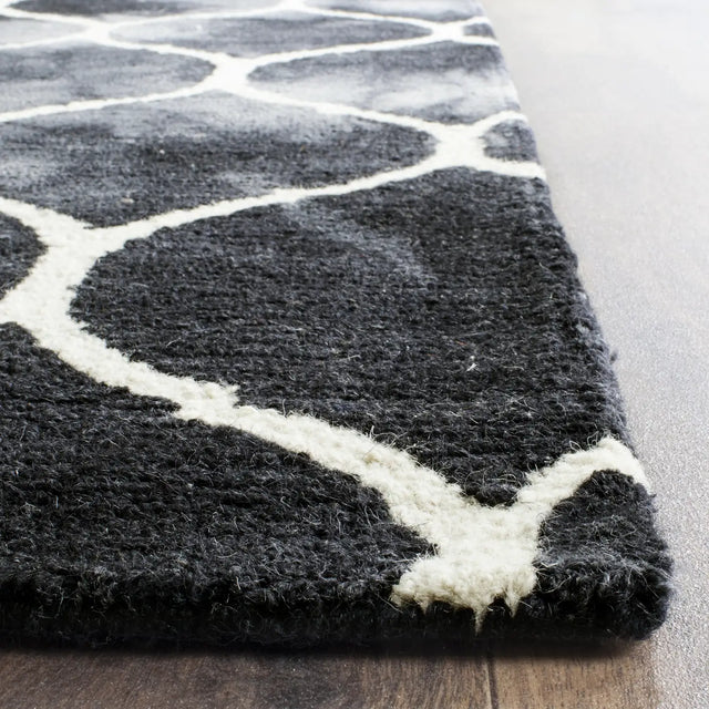 Safavieh Dip Dye 8'-0" x 10'-0" Rug in Graphite / Ivory