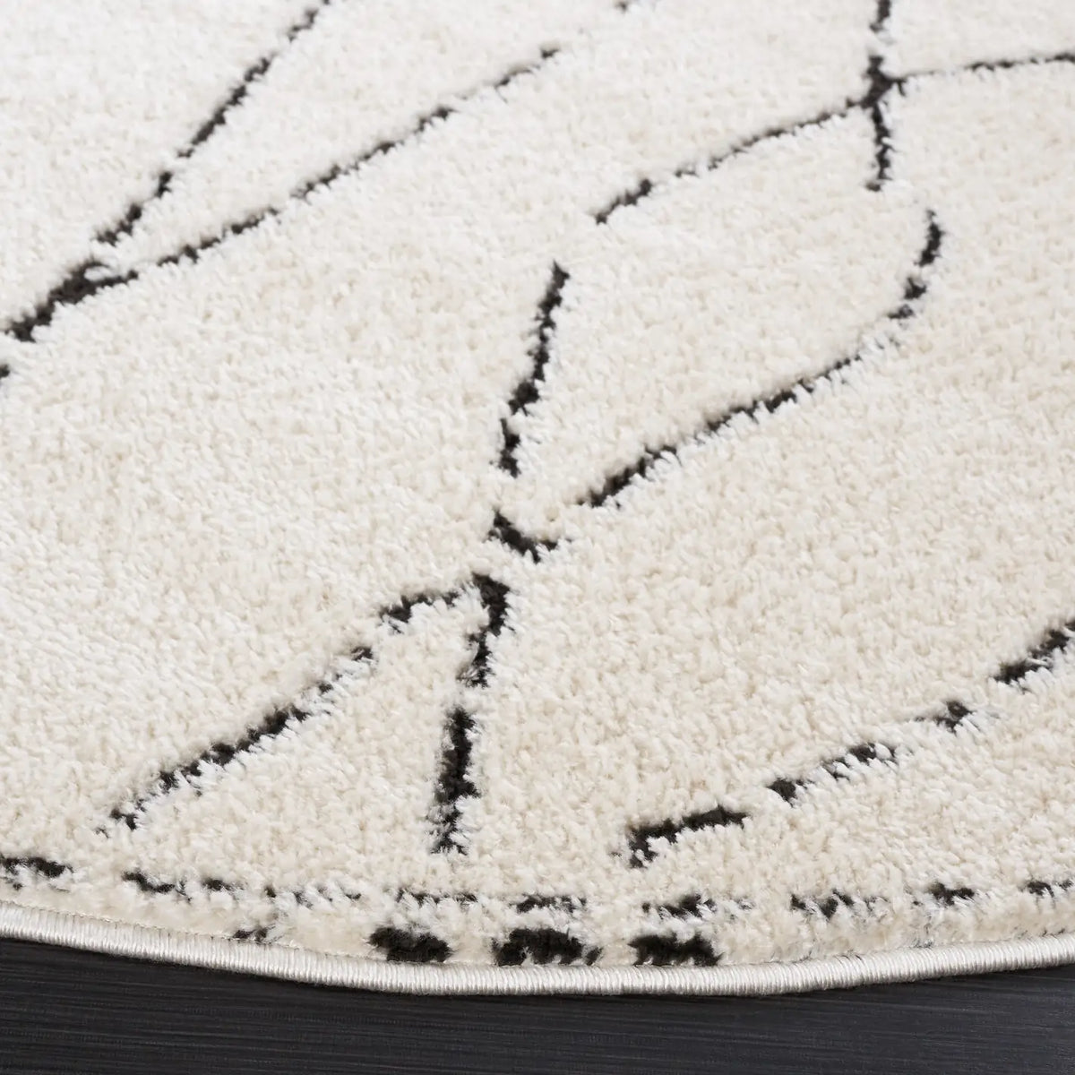 Safavieh Melody 6'-7" x 6'-7" Rug in Ivory / Black