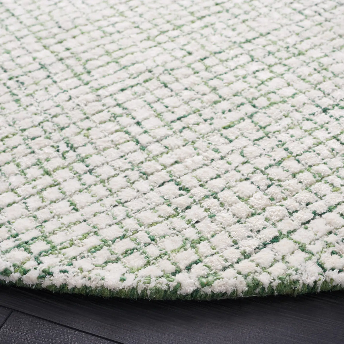 Safavieh Abstract 6'-0" x 6'-0" Rug in Ivory / Green