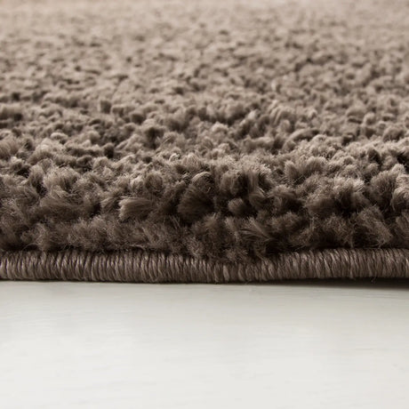 Safavieh August Shag 900 5'-3" x 5'-3" Rug in Brown