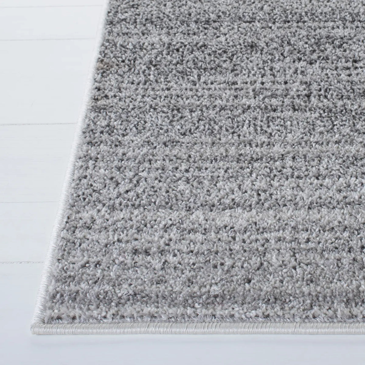 Safavieh Adirondack 4'-0" x 6'-0" Rug in Grey / Ivory