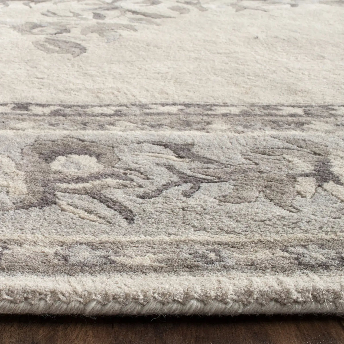 Safavieh Empire 9'-6" x 13'-6" Rug in Beige / Light Grey