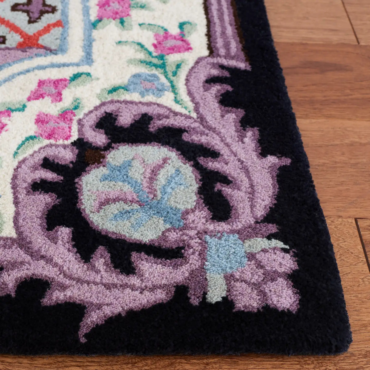 Safavieh Bellagio 4'-0" x 6'-0" Rug in Ivory / Black
