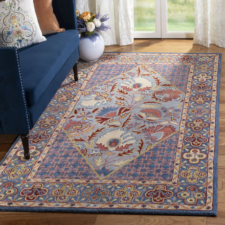 Safavieh Antiquity 4'-0" x 6'-0" Rug in Blue / Red