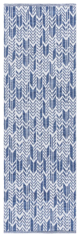 Safavieh Montauk 2'-3" x 7'-0" Rug in Navy / Ivory