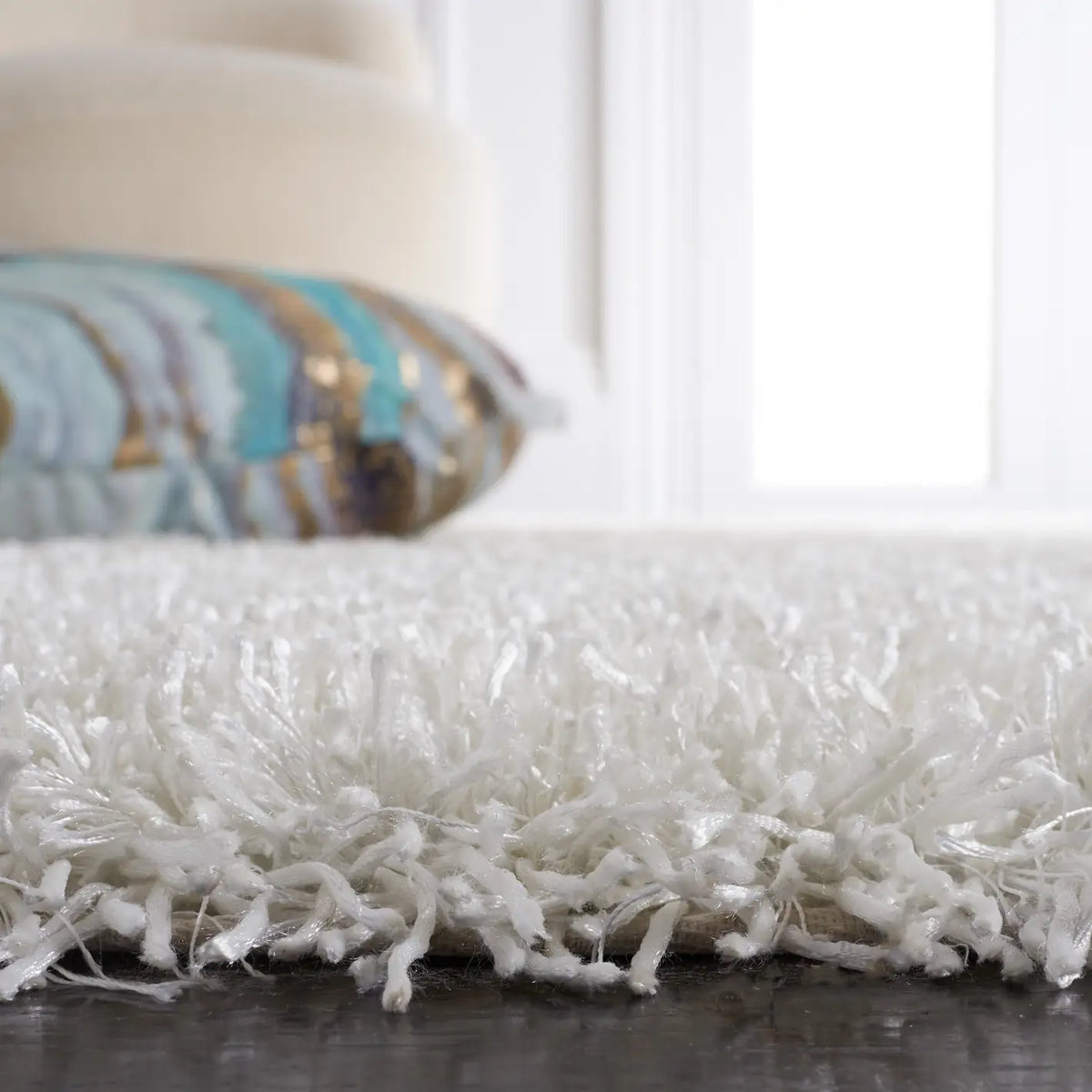 Safavieh Shag 4'-0" x 6'-0" Rug in Off White / Off White