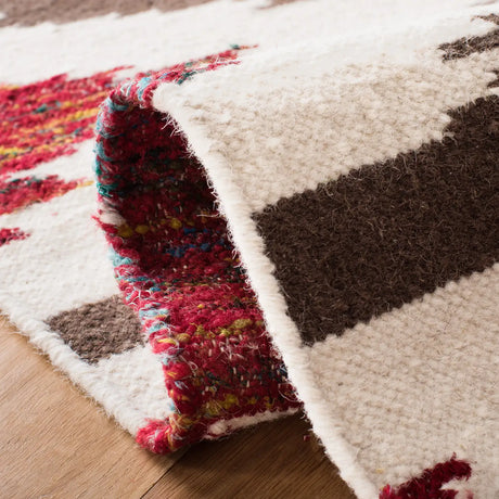 Safavieh Dhurries 5'-0" x 8'-0" Rug in Multi