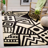 Safavieh Fifth Avenue 5'-0" x 8'-0" Rug in Ivory / Black
