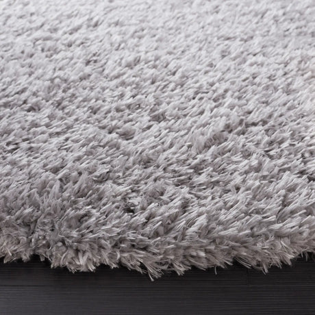 Safavieh Madrid Shag 200 5'-3" x 5'-3" Rug in Silver