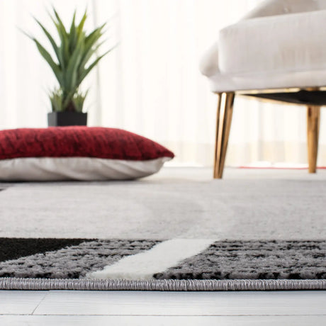 Safavieh Skyler 4'-5" x 6'-5" Rug in Grey / Red