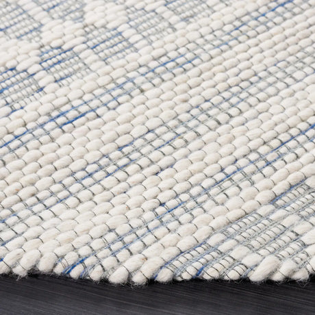 Safavieh Marbella 6'-0" x 6'-0" Rug in Navy / Ivory