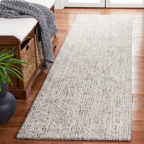 Safavieh Ebony 2'-3" x 9'-0" Rug in Grey / Ivory