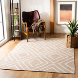 Safavieh Kilim 5'-0" x 8'-0" Rug in Beige / Ivory