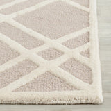 Safavieh Cambridge 2'-6" x 6'-0" Rug in Beige / Ivory