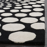 Safavieh Soho 3'-6" x 5'-6" Rug in Black / Ivory