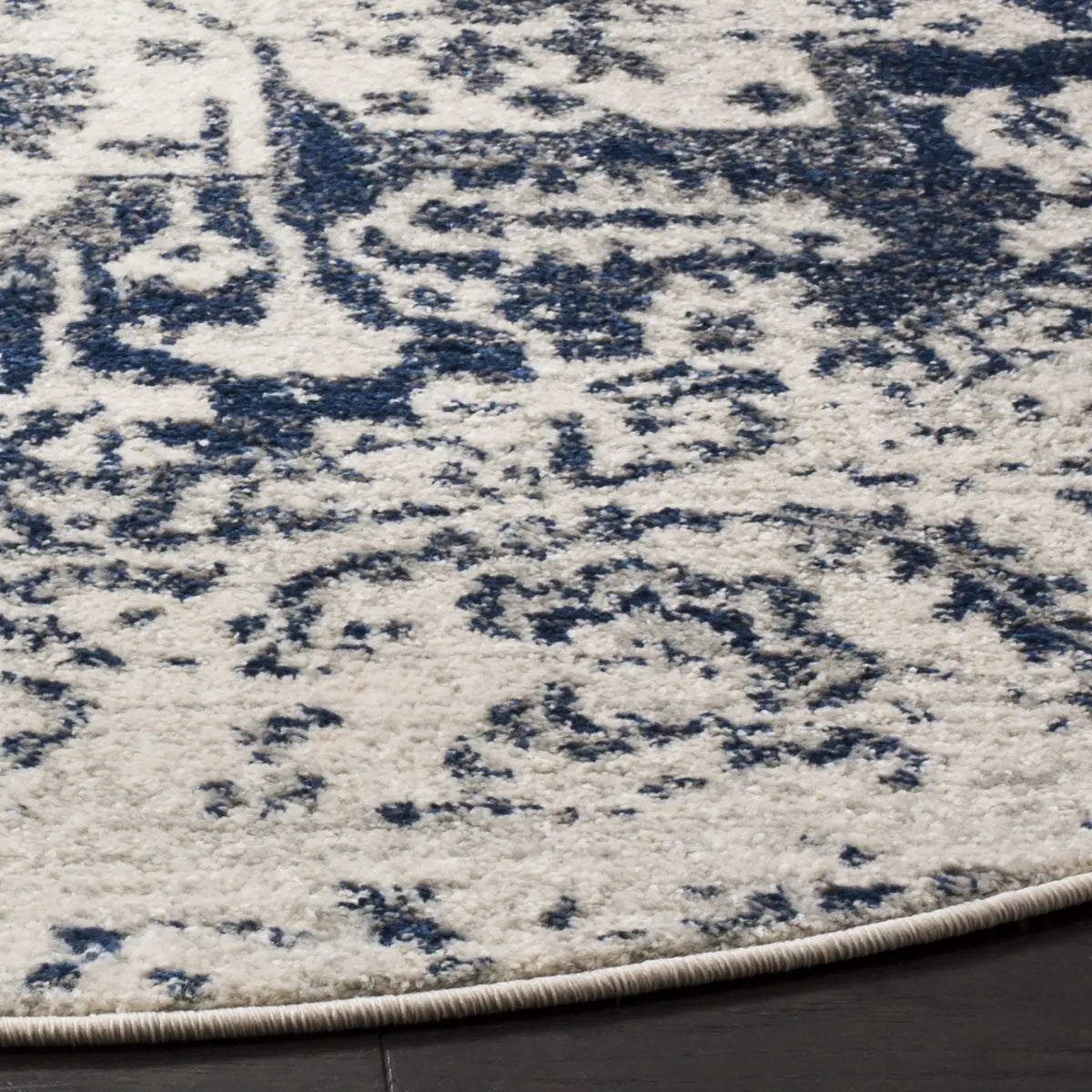 Safavieh Madison 10'-0" x 10'-0" Rug in Cream / Navy