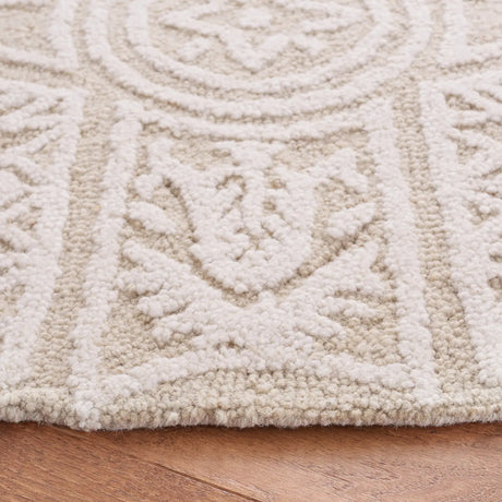Safavieh Blossom 6'-0" x 6'-0" Rug in Light Grey / Ivory