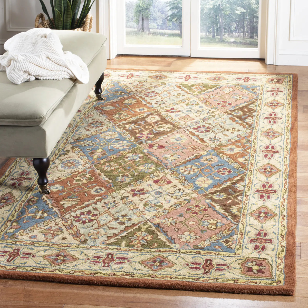 Safavieh Heritage 4'-0" x 6'-0" Rug in Beige / Beige
