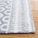 Safavieh Capri 4'-0" x 6'-0" Rug in Ivory / Grey
