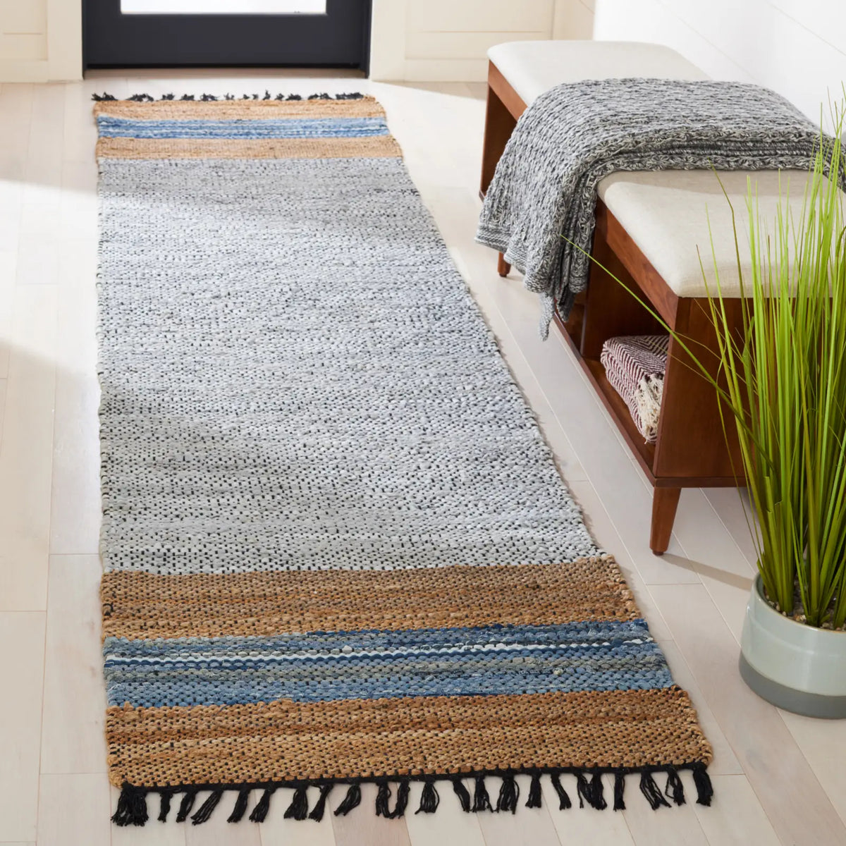 Safavieh Vintage Leather 2'-3" x 11'-0" Rug in Grey / Natural