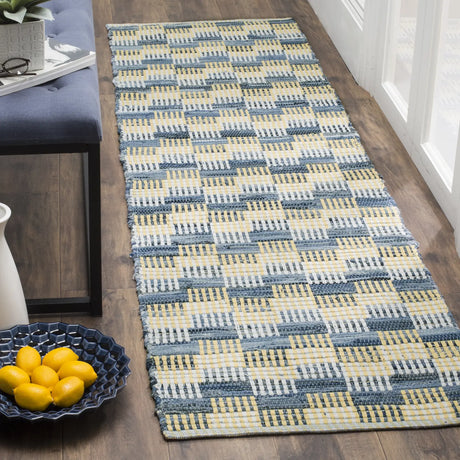 Safavieh Montauk 2'-3" x 6'-0" Rug in Gold / Multi