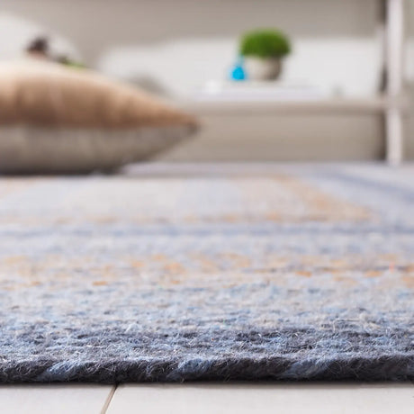 Safavieh Braided 4'-0" x 6'-0" Rug in Grey / Brown