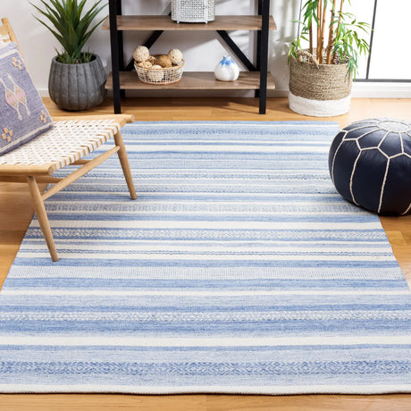 Safavieh Striped Kilim 4'-0" x 6'-0" Rug in Blue / Ivory
