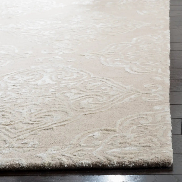 Safavieh Glamour 5'-0" x 8'-0" Rug in Beige / Ivory