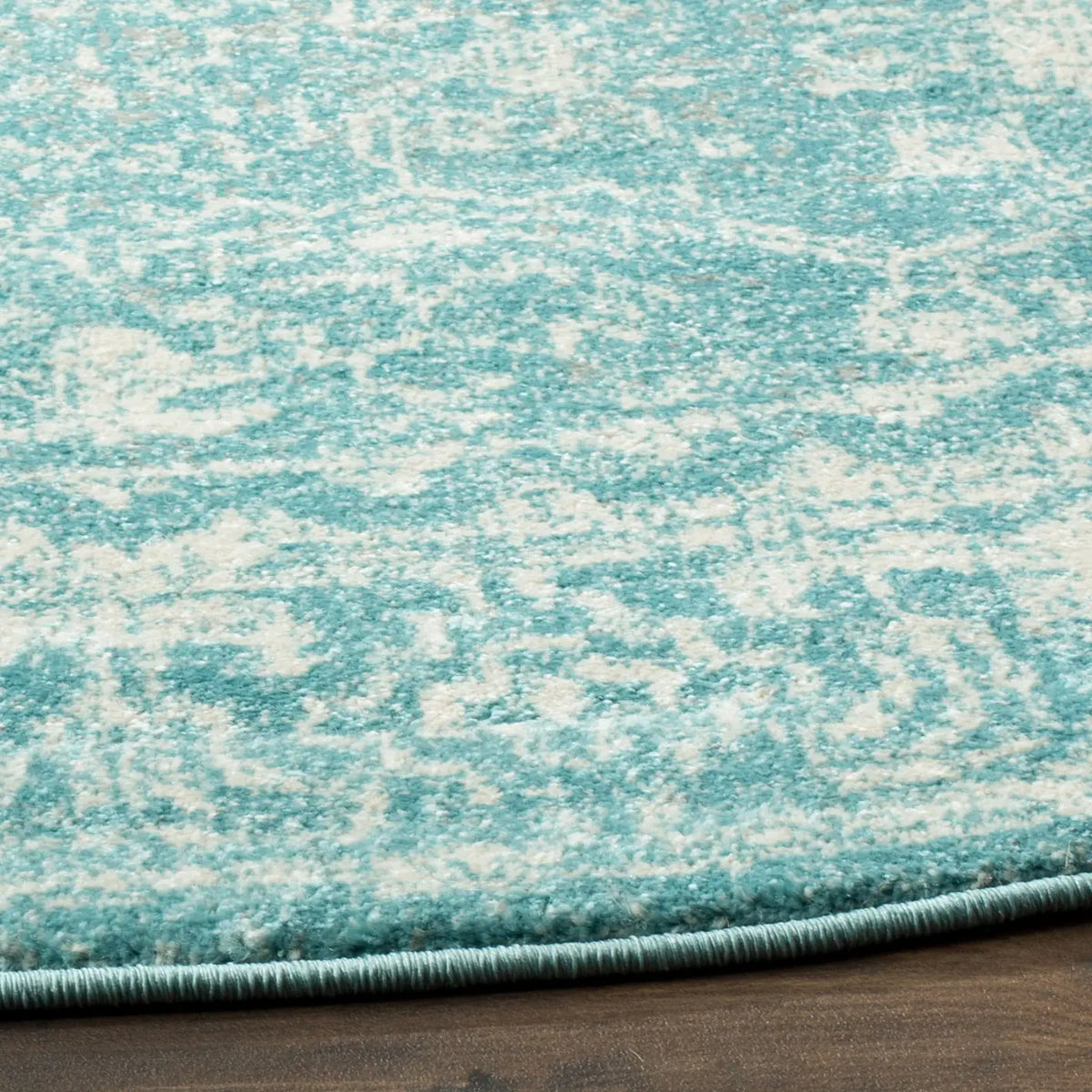Safavieh Evoke 5'-3" x 5'-3" Rug in Light Blue / Ivory