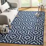 Safavieh Montauk 4'-0" x 6'-0" Rug in Navy / Ivory
