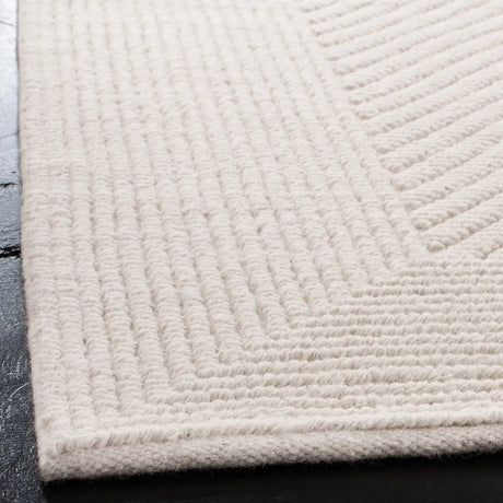 Safavieh Natura 4'-0" x 6'-0" Rug in Ivory