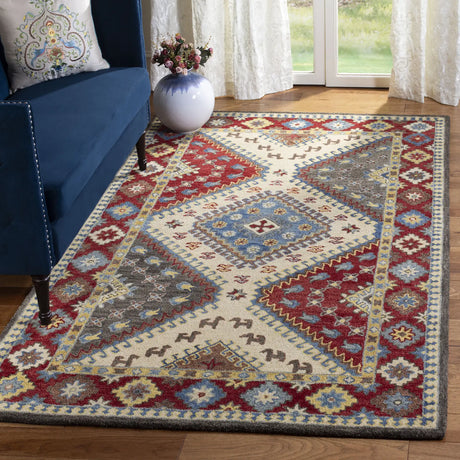 Safavieh Antiquity 4'-0" x 6'-0" Rug in Red / Ivory