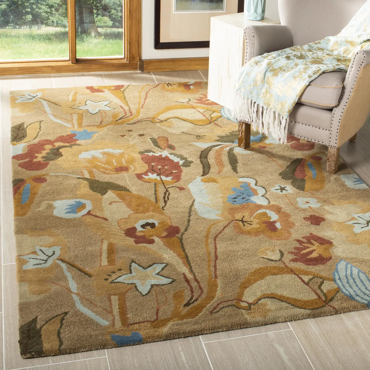 Safavieh Soho 3'-6" x 5'-6" Rug in Beige / Multi