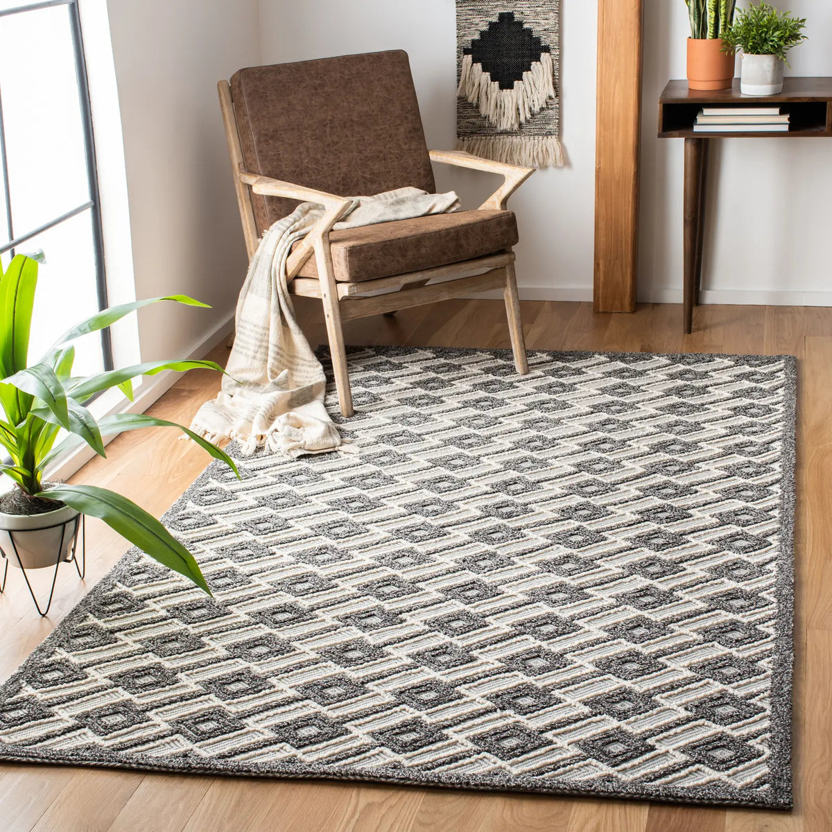 Safavieh Trace 4'-0" x 6'-0" Rug in Grey / Beige